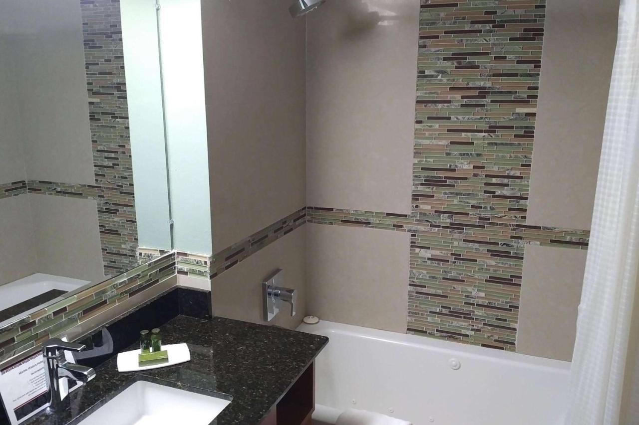 Marble Waters Hotel & Suites, Trademark By Wyndham (Adults Only) Jacksonville Eksteriør billede